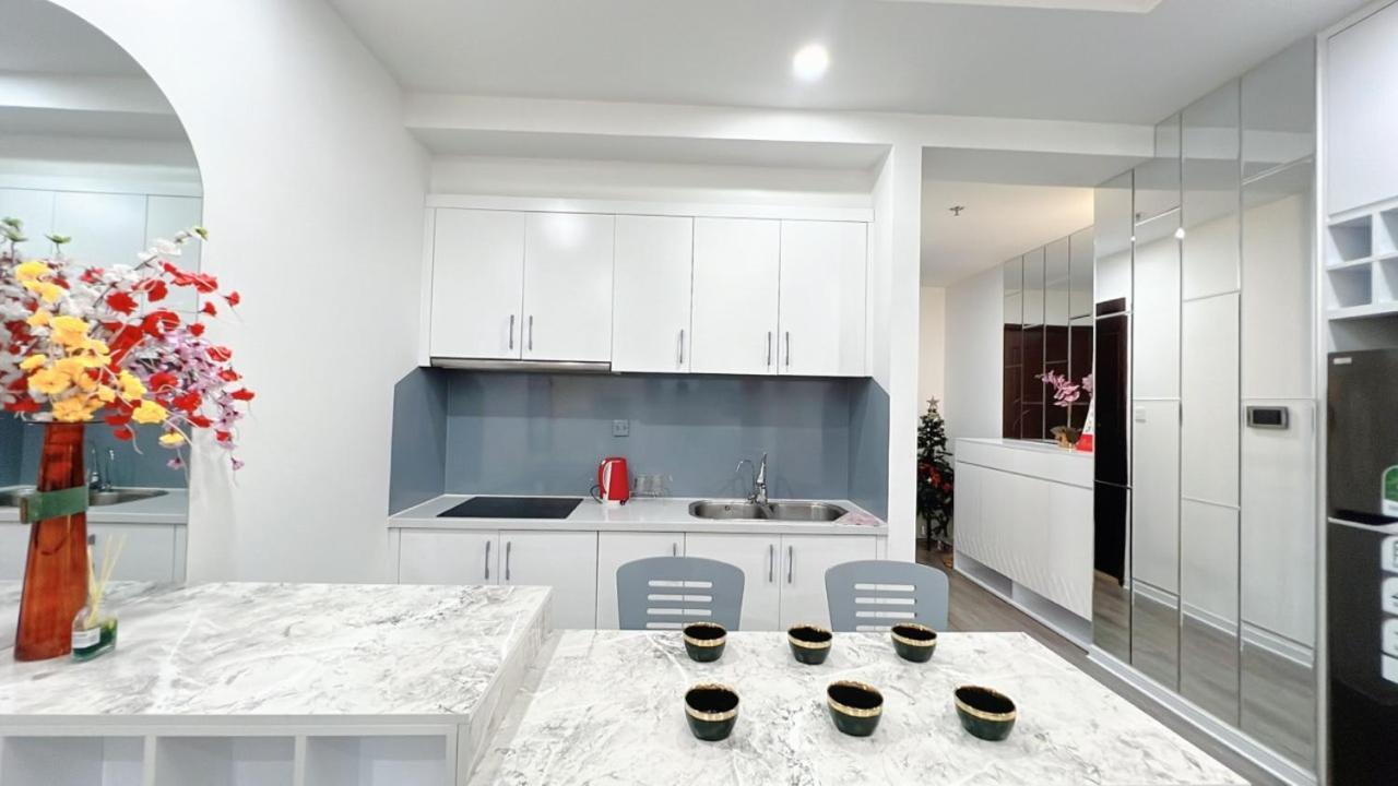 Kabi Homes - Luxury Apartment In Vinhomes Times City Ханой Екстериор снимка