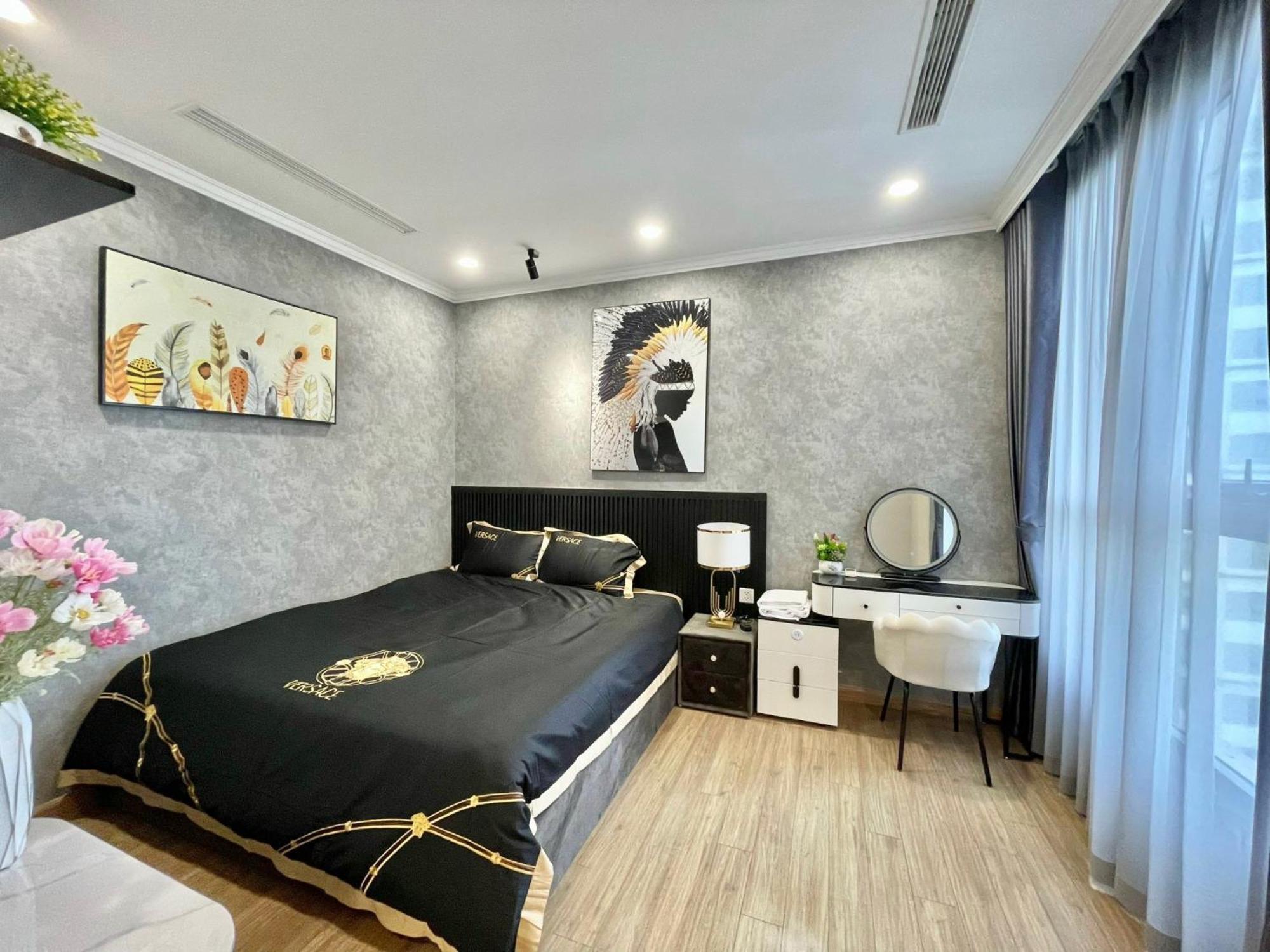 Kabi Homes - Luxury Apartment In Vinhomes Times City Ханой Екстериор снимка