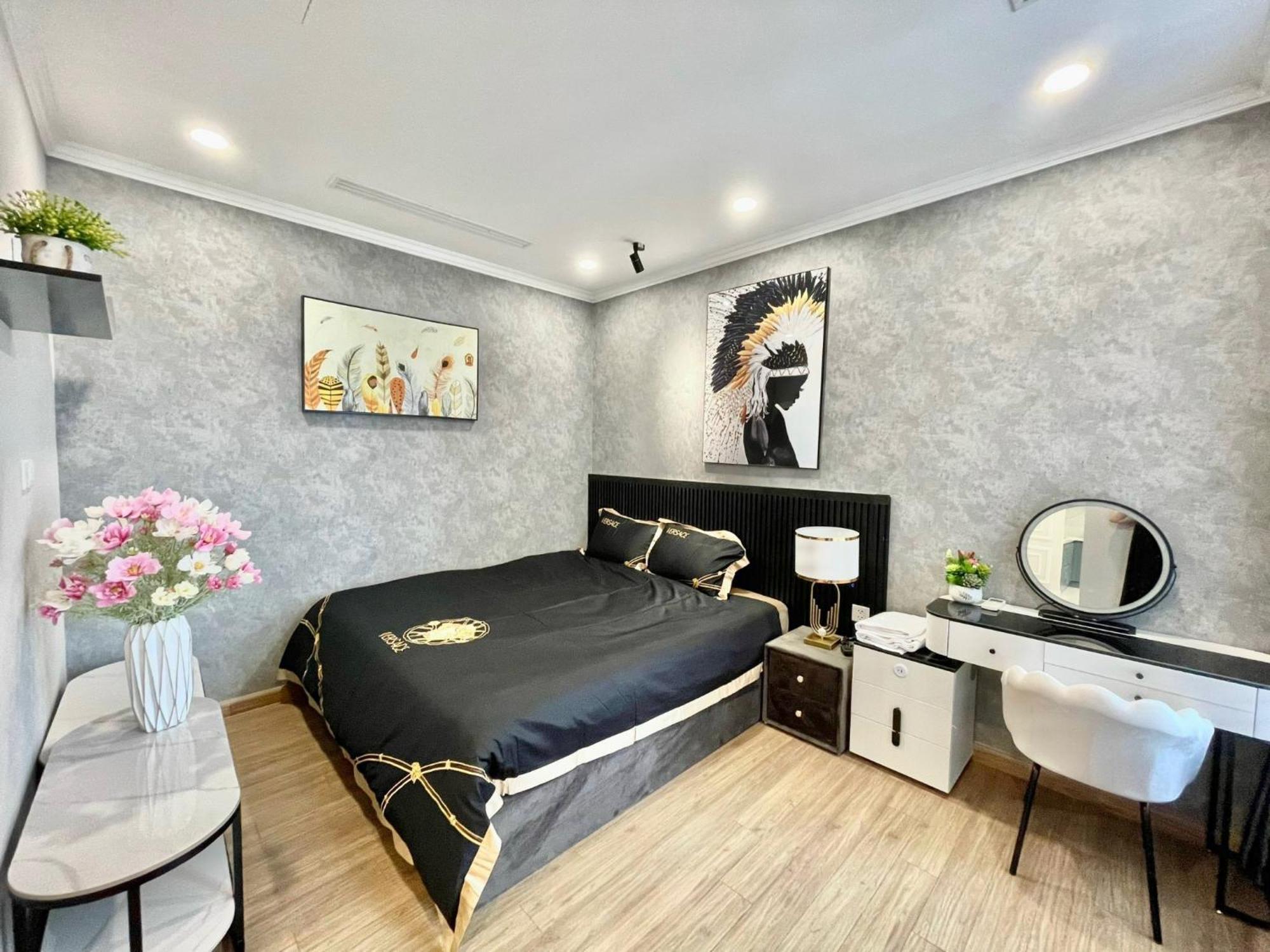Kabi Homes - Luxury Apartment In Vinhomes Times City Ханой Екстериор снимка
