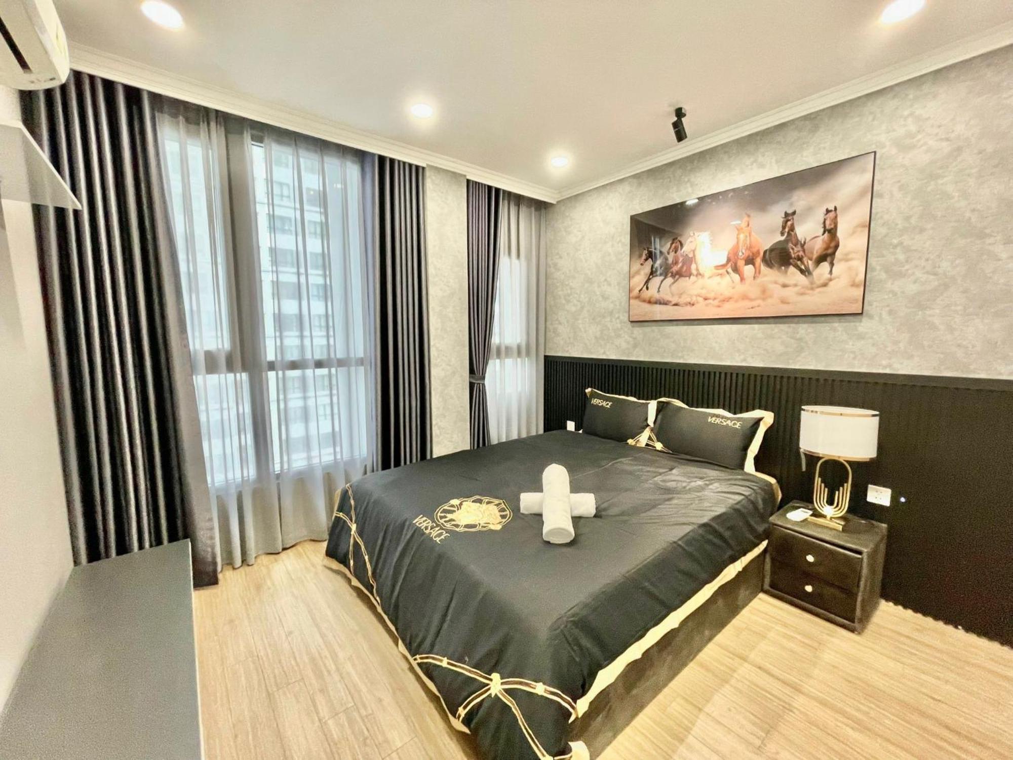 Kabi Homes - Luxury Apartment In Vinhomes Times City Ханой Екстериор снимка