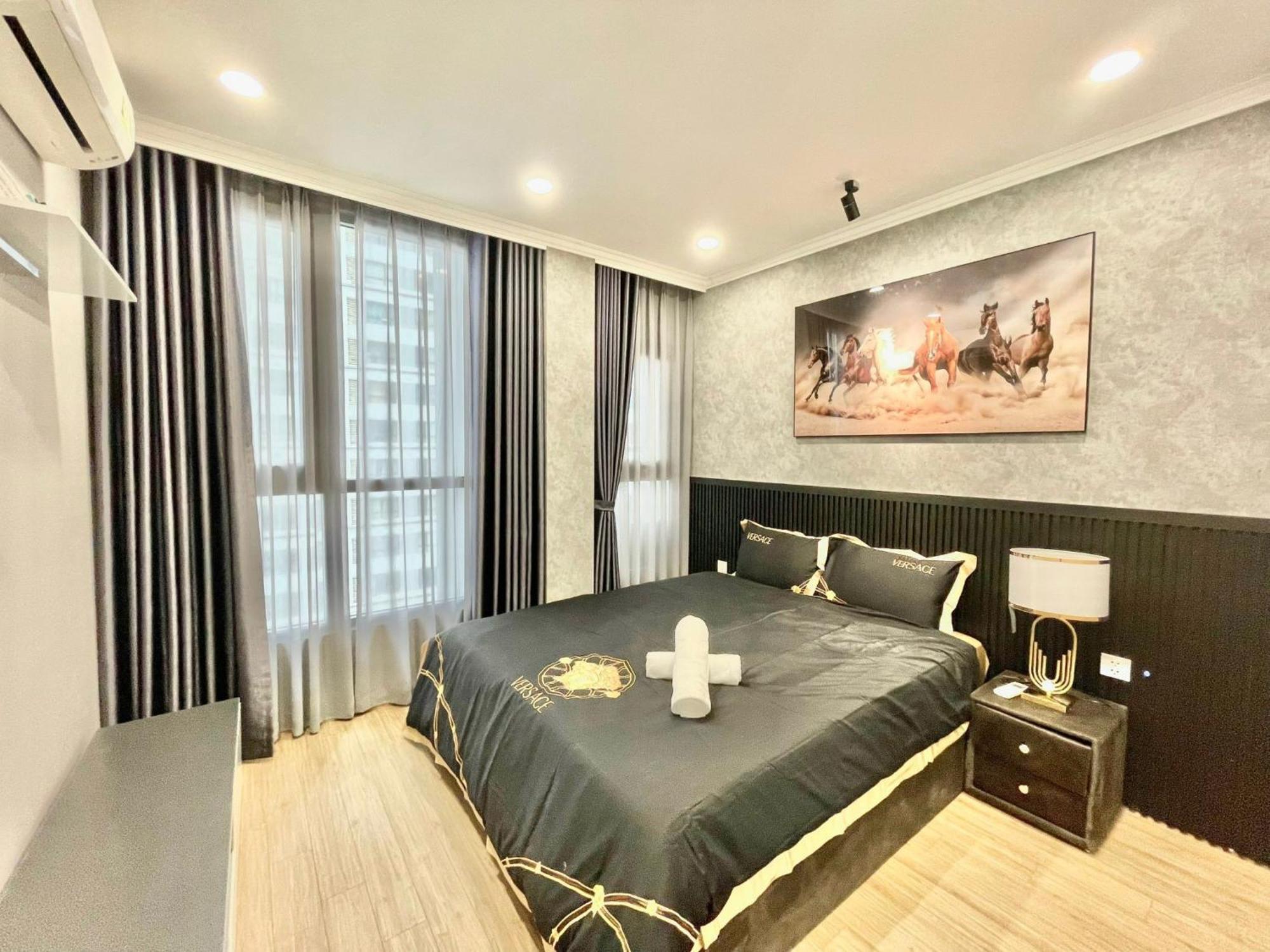 Kabi Homes - Luxury Apartment In Vinhomes Times City Ханой Екстериор снимка